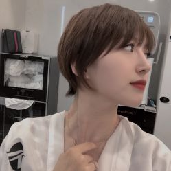-AYO SALON