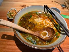 -百春原湖南牛肉粉(百联世纪店)