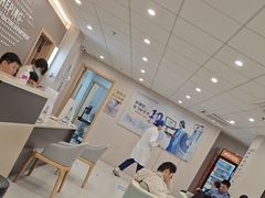 -上海大学附属上海和平眼科医院