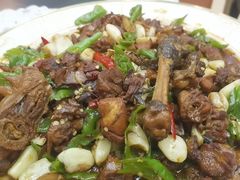 -郑小二山东特色炒鸡店(红小巷店)