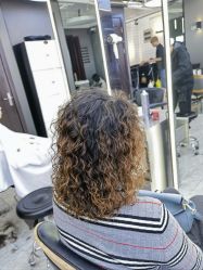 点击看大图 -藤野造型烫发染发