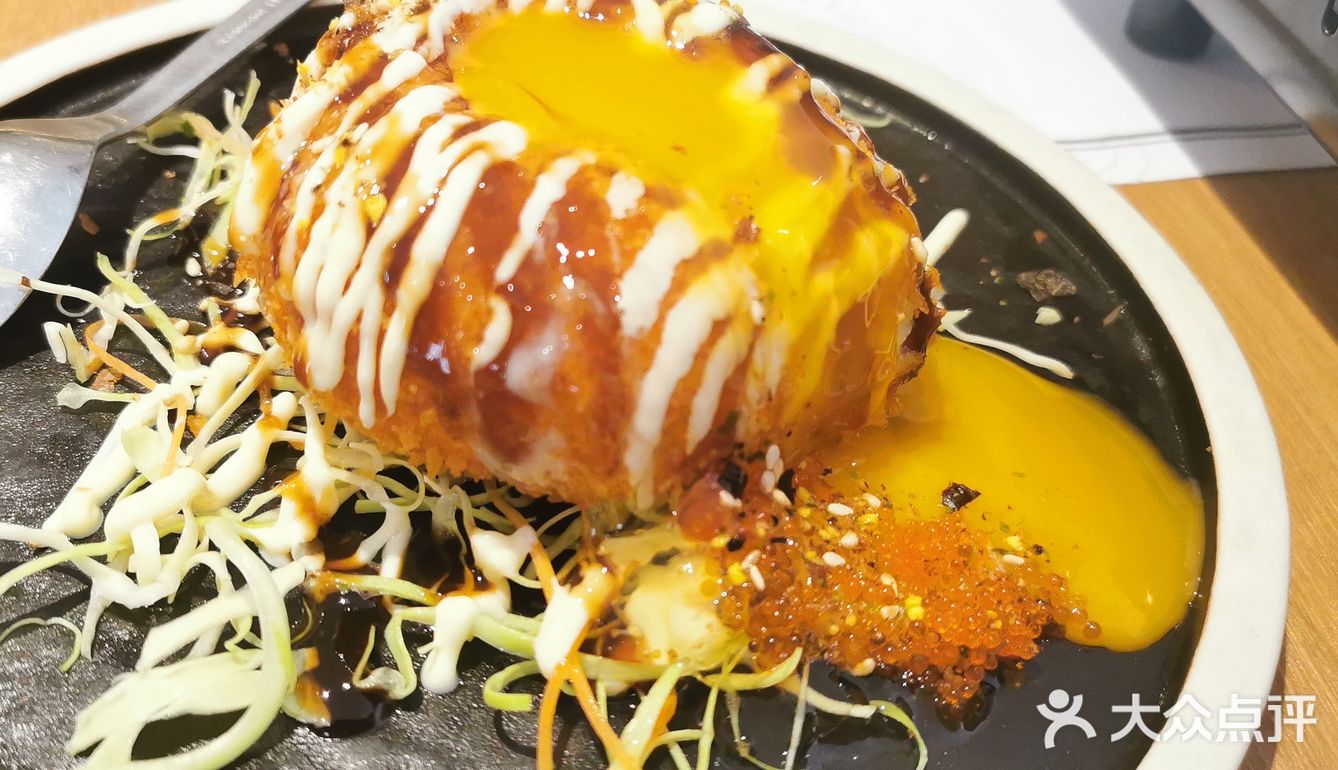 推荐土豆泥，外面包裹了酥脆的外壳，里面是软糯的土豆泥