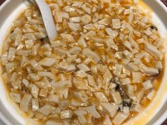 蟹黄豆腐-东方明珠老上海8号餐厅(东方明珠广播电视塔店)