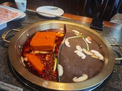 -小天鹅火锅·一线江景洪鼎旗舰店(洪崖洞店)