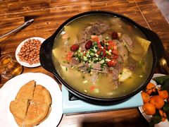 -乡土特色.冷锅鱼.牦牛肉汤锅