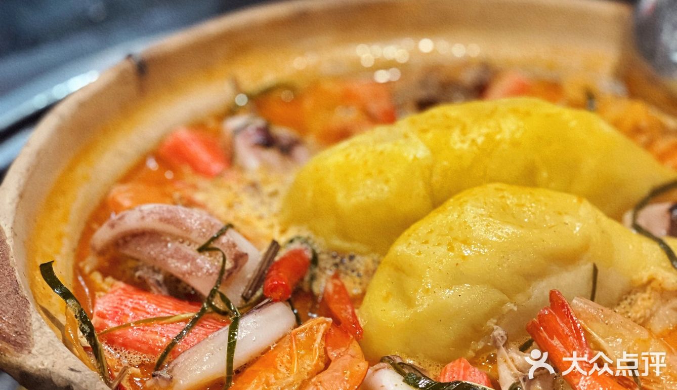 怨种闺蜜被我叫来吃榴莲鸡煲🐔被香迷糊了