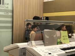 看老师演奏-雅马哈音乐中心 钢琴双排键鼓吉他(静安大融城店)