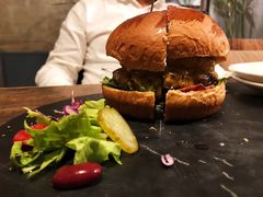 -HIGH FIVE哈福手工汉堡(桂林路店)