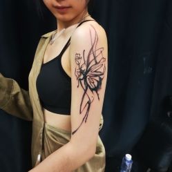 -冰岛刺青·手工耳饰品售卖·专业纹身