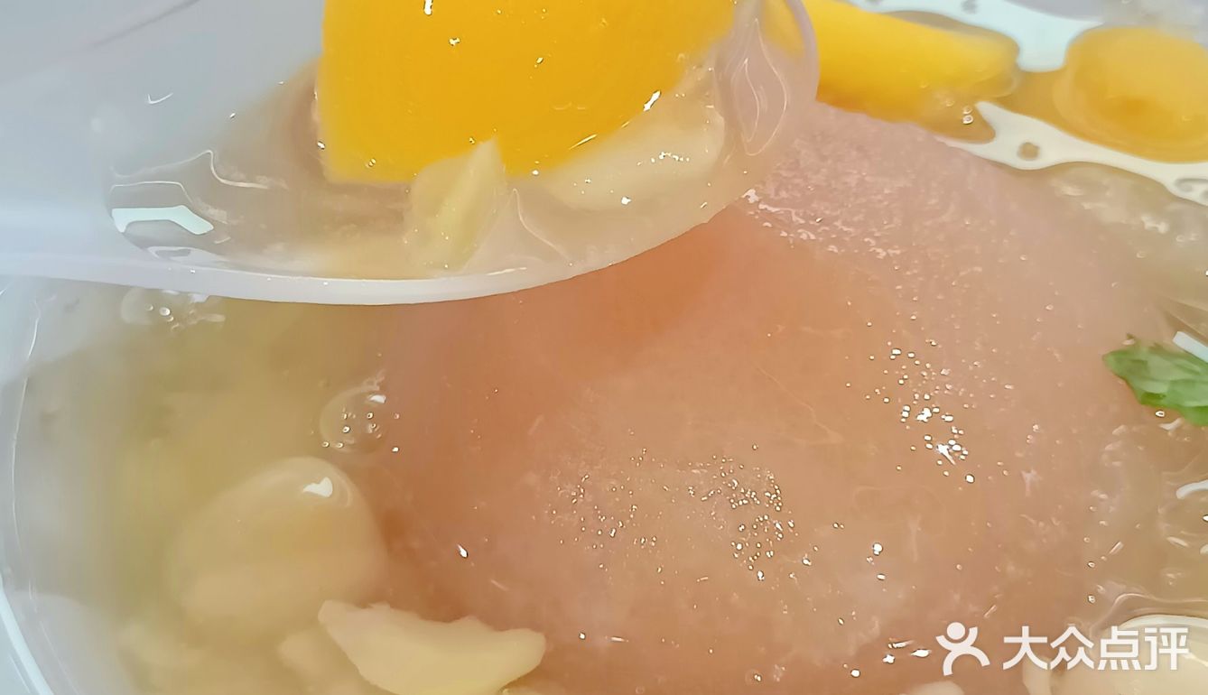 谁家甜汤里放了一整颗雪梨呀[憨笑]