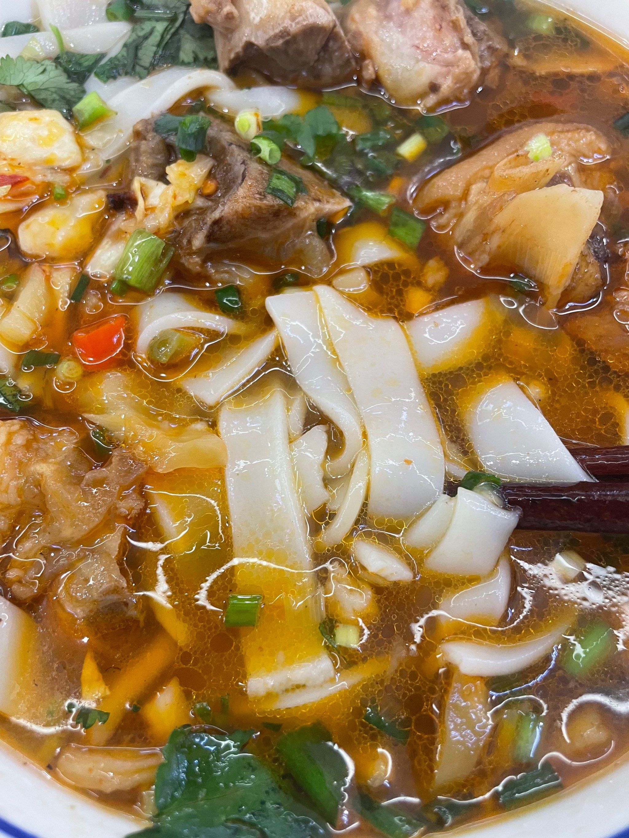 最好吃的粉面永远在家门口楼下
猪脚粉