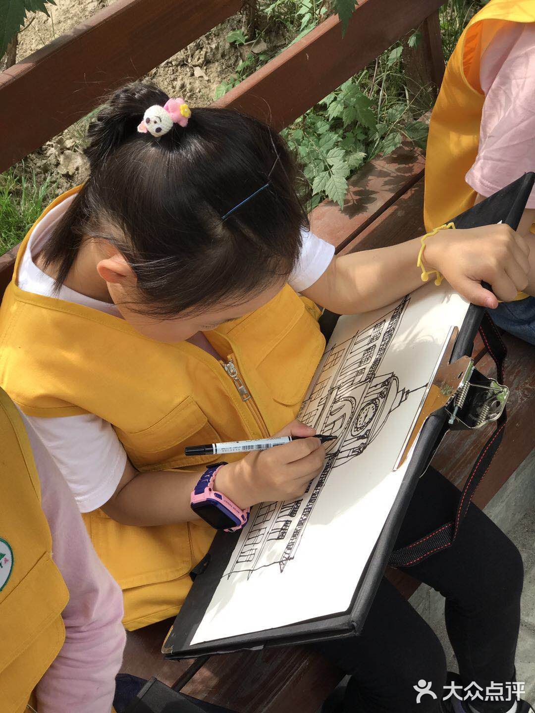 小小年纪画功高高 记录老上海历史