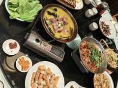 -帅巴人舅母子腊蹄民俗村
