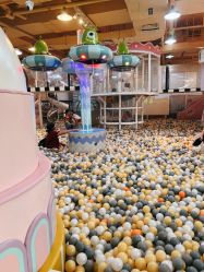 -多多淘儿童体验中心(重庆来福士店)