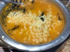 辛拉面-吴草鸡爪오초닭발韩食堂(融恒盈嘉中心店)