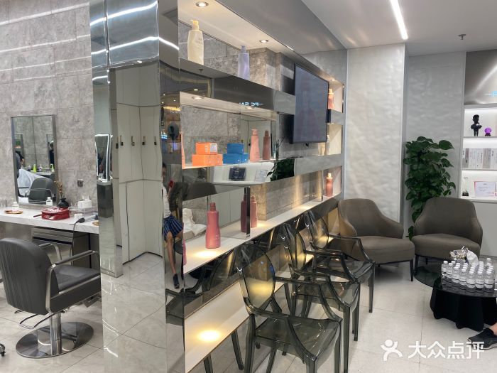梵创造型(环球港店)图片