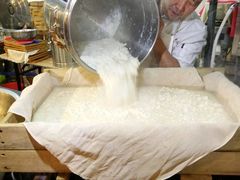 -靠山屯东北农家菜(八龙桥雅苑店)