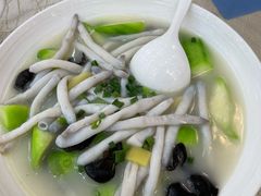 丝瓜木耳浸沙虫-轩记海鲜餐厅·四十五年老字号·经典粤菜(西区彩虹店)