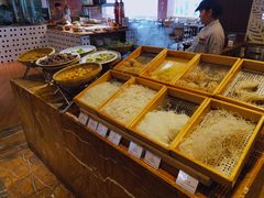 自助取餐区-广州中心皇冠假日酒店-环市食坊·海鲜自助餐厅