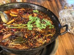 -鸿顺老铁锅美蛙鱼府(解放碑店)