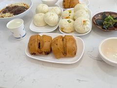 -李与白包子铺(桐梓林店)