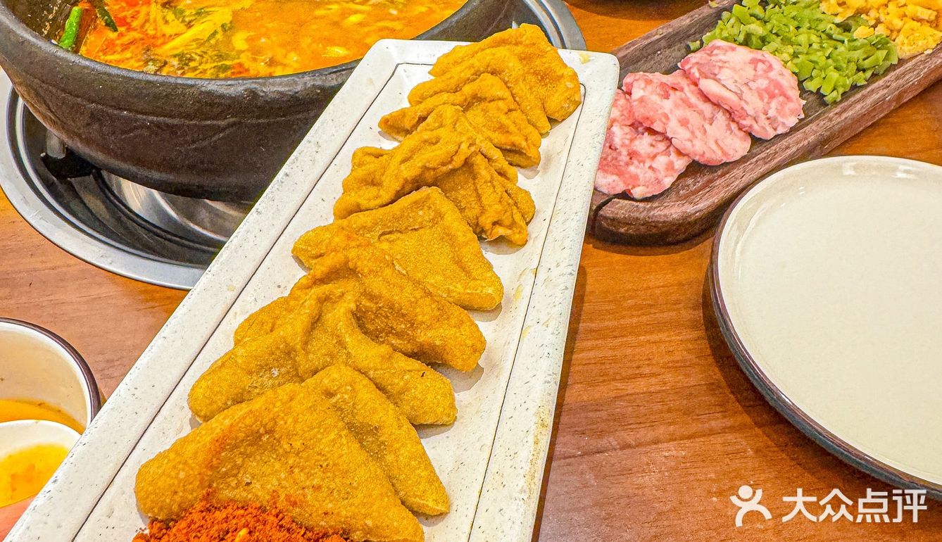 酸汤煮肉沫贡菜泡饭，很好吃[强]