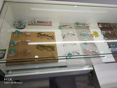 -提一眼镜·蔡司·依视路(小寨店)