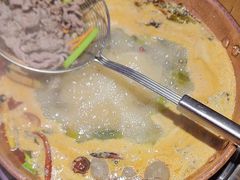 -洱火云南酸菜牛肉火锅(石景山当代商城店)