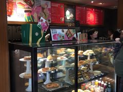 面包甜点陈列柜-星巴克臻选(成都宽窄巷子店)