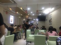 大堂-丽丽三鲜螺蛳粉(田林路店)