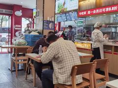 -牛吃草牛肉面(甬港南路店)