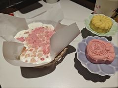 樱花奶豆腐-裕兴记•蟹黄面馆(人民广场店)