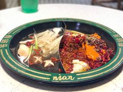 菌汤鸳鸯锅-有拈头成都市井火锅(南山总店)
