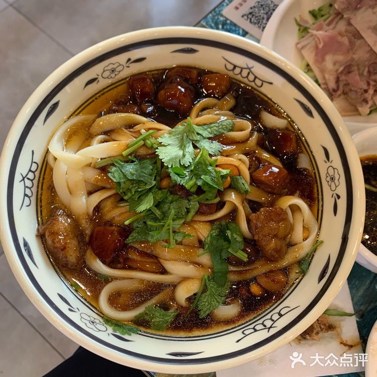 鲅鱼和羊头肉都必点！