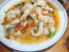 财鱼两吃-土媳妇香锅坊(光谷店)