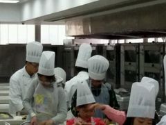 -上海市曹杨职业技术学校