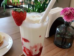 棉花糖草莓牛乳-丘中有甜(乐清·江南里店)