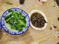 -江城燕子大排档(江汉路步行街店)