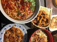 阿婆酥肉-爆炸头阿姨小四川正宗川味小吃(无任何分店)
