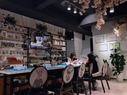 -潮店·虞妃妮轻奢美甲美睫馆