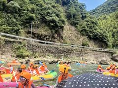-安吉龙王山峡谷漂流