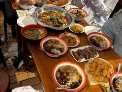 -爆炸头阿姨小四川正宗川味小吃(无任何分店)