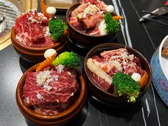 -山川小町·极番烧肉(新地假日广场店)