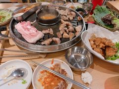 -江南猪肉商会无限续吃(弘大店)