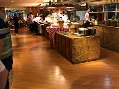 自助取餐区-广州中心皇冠假日酒店-环市食坊·海鲜自助餐厅