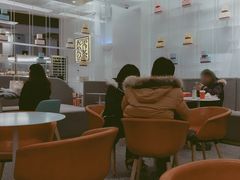 大堂-奈雪的茶(市百一店)