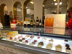 -Fridi Patisserie Cafe