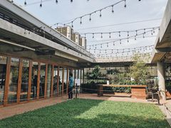 -ROAST coffee & eatery