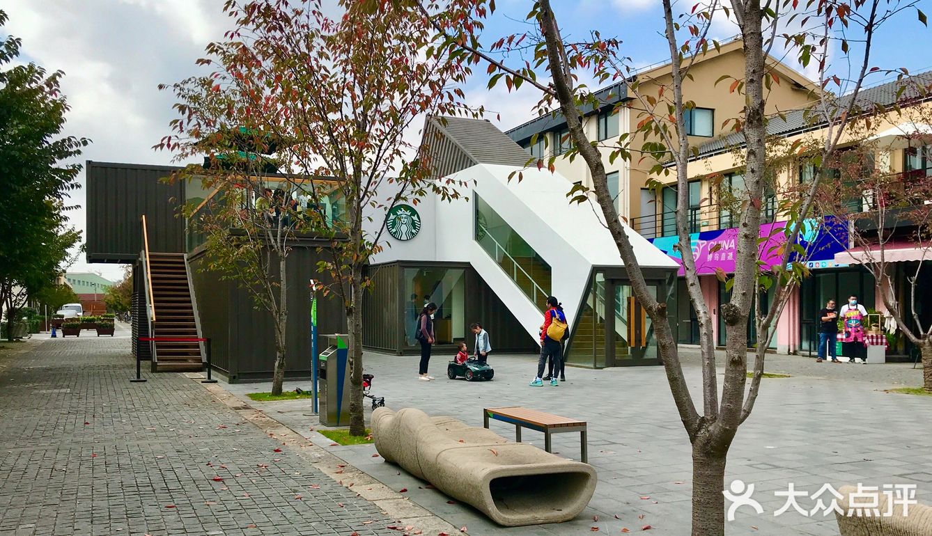 网红打卡集装箱星爸爸,建筑有点帅气哟!