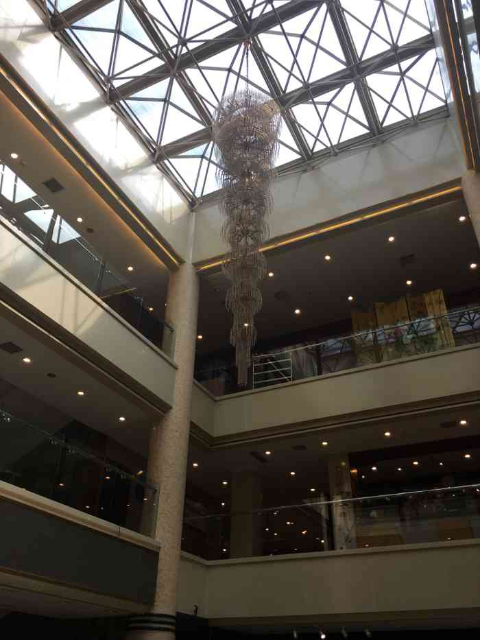 隆洲大酒店-"服务周到,菜味道好,量足.生意很好,是出.